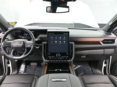 Used 2025 GMC Yukon XL Denali AWD/4WD image 28
