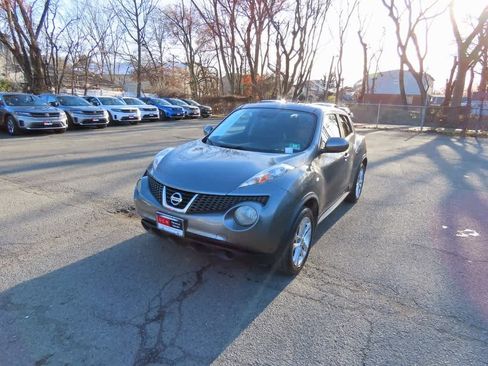 Used 2012 Nissan Juke SV image 1