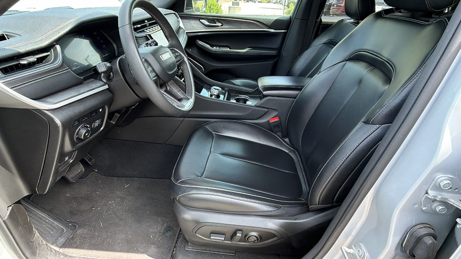 Used 2024 Jeep Grand Cherokee Limited 4xe AWD/4WD image 16
