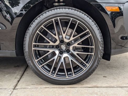 Used 2025 Porsche Macan image 29