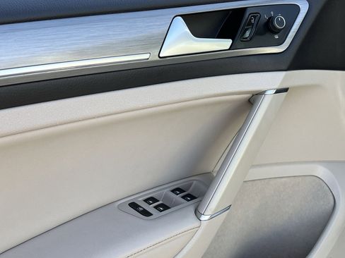 Used 2015 Volkswagen Golf S image 15