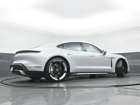 Used 2022 Porsche Taycan Turbo w/ Premium Package image 30