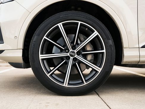 Used 2022 Audi Q7 Premium Plus image 14