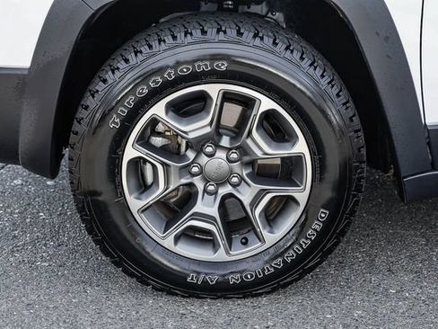 Used 2021 Jeep Cherokee Trailhawk w/ Trailer Tow Group AWD/4WD image 11