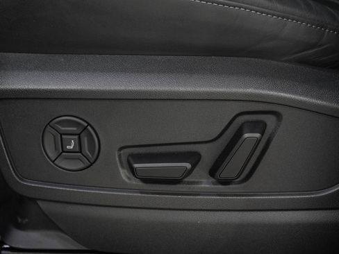 Used 2025 Audi SQ5 Prestige AWD/4WD image 27