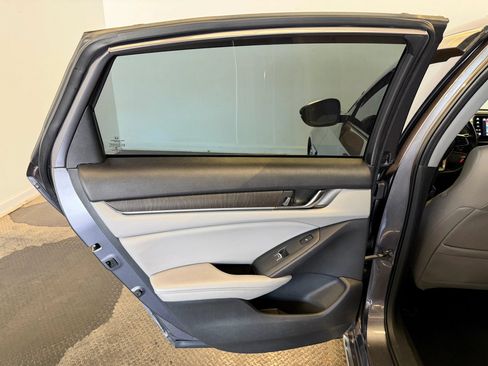 Used 2018 Honda Accord Touring image 26