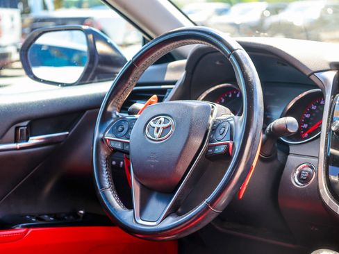 Used 2020 Toyota Camry XSE FWD image 10