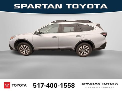 Used 2020 Subaru Outback Premium image 3