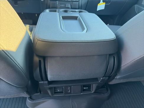 New 2026 Chevrolet Silverado 1500 Custom Trail Boss w/ LPO, Dark Essentials Package AWD/4WD image 13
