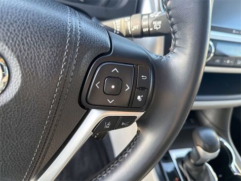 Certified 2018 Toyota Highlander XLE image 18
