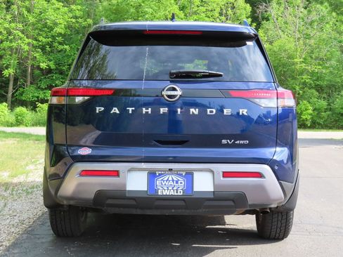 Used 2024 Nissan Pathfinder SV AWD/4WD image 19