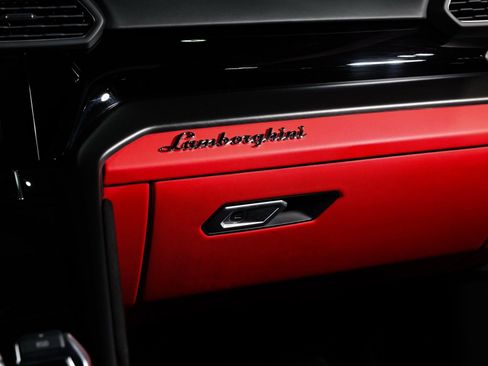 Used 2023 Lamborghini Urus S AWD/4WD image 47