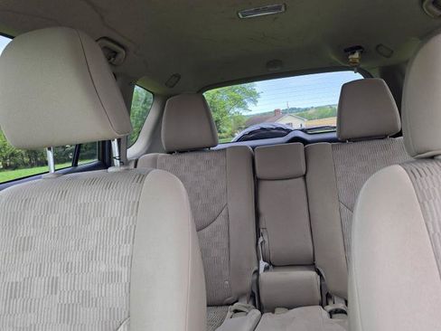 Used 2012 Toyota RAV4 4WD w/ Value Pkg image 5