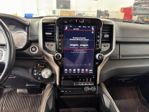 Used 2019 RAM 1500 Laramie AWD/4WD image 7