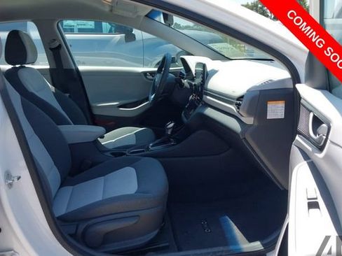 Used 2020 Hyundai Ioniq Blue FWD image 5