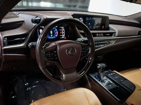 Used 2021 Lexus ES 250 w/ Premium Package image 10