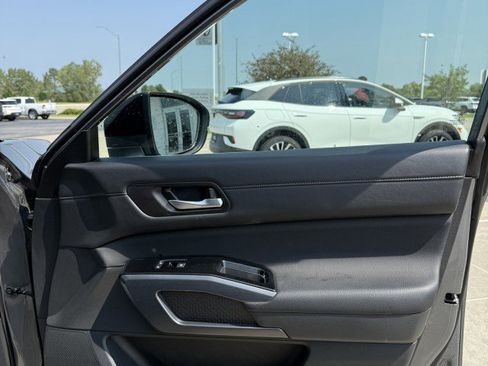 Used 2024 Nissan Pathfinder SL w/ SL Premium Package image 32