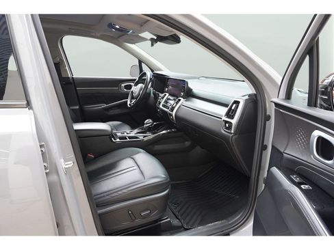 Used 2023 Kia Sorento SX FWD image 29