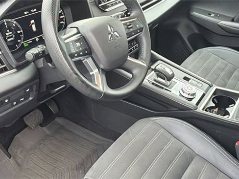 Used 2024 Mitsubishi Outlander 4WD Plug-In Hybrid image 14