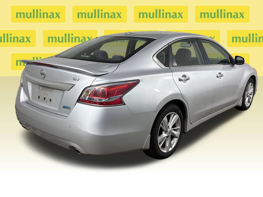 Used 2014 Nissan Altima 2.5 SV w/ Convenience Package FWD image 4