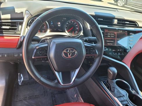 Used 2020 Toyota Camry XSE FWD image 9
