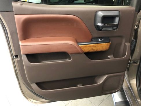 Used 2015 Chevrolet Silverado 1500 High Country image 28