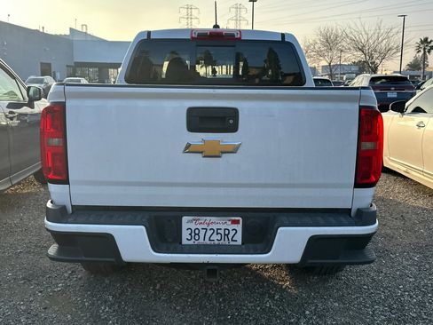 Used 2018 Chevrolet Colorado LT w/ LT Convenience Package image 4