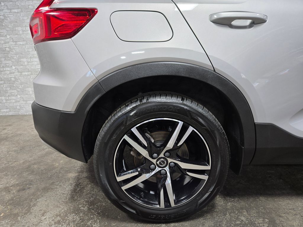 Used 2023 Volvo XC40 B5 Core w/ Climate Package AWD/4WD image 57