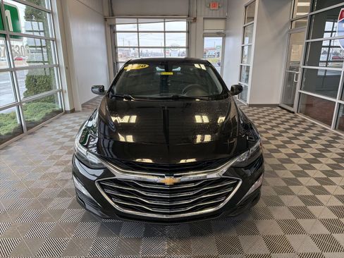 Used 2020 Chevrolet Malibu LT image 2