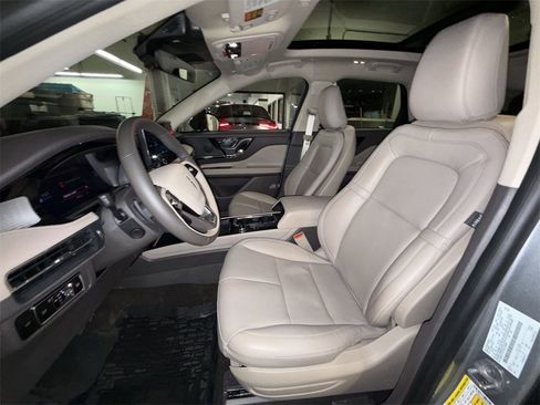 Certified 2023 Lincoln Corsair Standard w/ Equipment Group 101A image 13