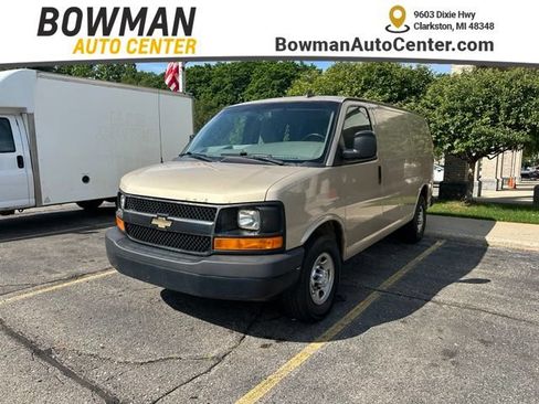 Used 2017 Chevrolet Express 2500 RWD image 1