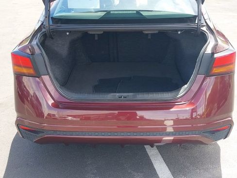 Used 2024 Nissan Altima 2.5 SV FWD image 10
