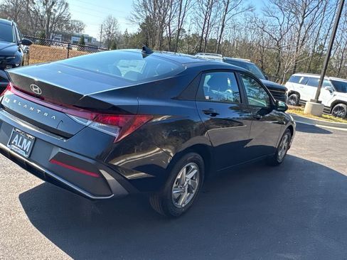 New 2026 Hyundai Elantra SE image 6