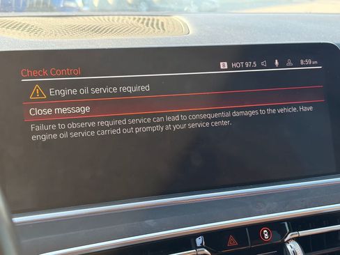 Used 2019 BMW X5 xDrive50i w/ M Sport Package AWD/4WD image 17