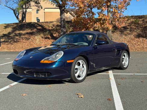 Used 1999 Porsche Boxster HEATED SEATS / MANUAL TRANSMIS image 4