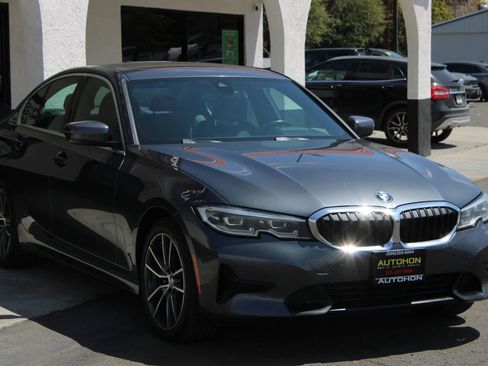 Used 2021 BMW 330i xDrive Sedan w/ Convenience Package image 3