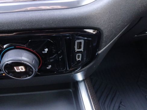 Used 2023 Chevrolet Silverado 1500 LT Trail Boss w/ Convenience Package II image 6