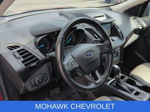 Used 2017 Ford Escape SE w/ Equipment Group 201A AWD/4WD image 11