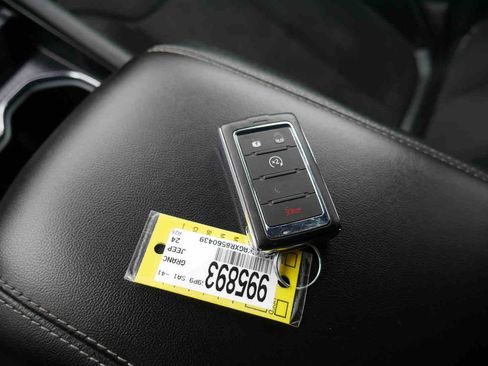 Certified 2024 Jeep Grand Cherokee L Laredo image 28