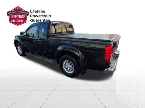 Used 2015 Nissan Frontier SV RWD image 3