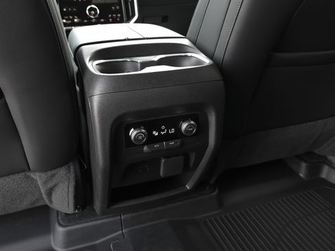 New 2026 GMC Acadia Elevation w/ Elevation Premium Package FWD image 24