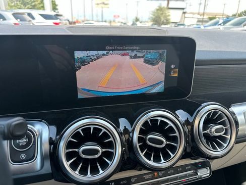 Used 2021 Mercedes-Benz GLB 250 w/ Premium Package image 24