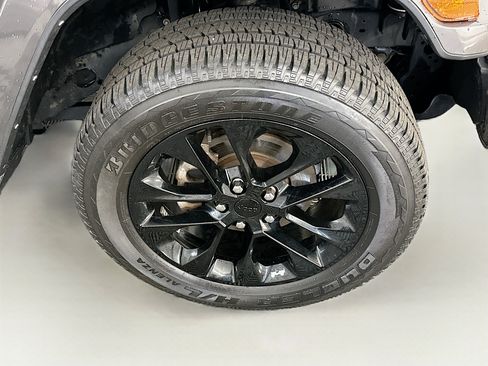 Used 2021 Jeep Wrangler Unlimited Sahara AWD/4WD image 11