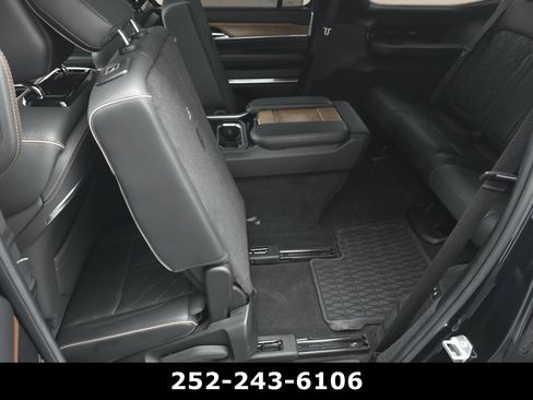 Used 2023 Jeep Grand Wagoneer Series III AWD/4WD image 44
