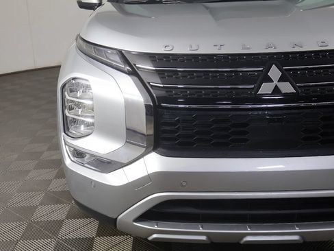 Used 2024 Mitsubishi Outlander SE FWD image 14
