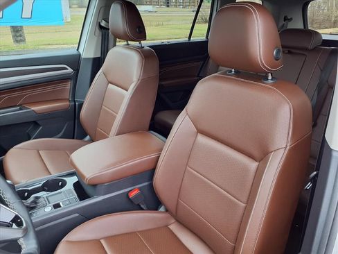 Used 2023 Volkswagen Atlas SE w/ Black Wheel Package image 13