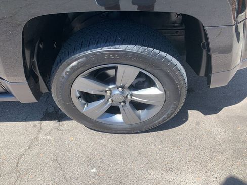Used 2015 Jeep Patriot High Altitude AWD/4WD image 11