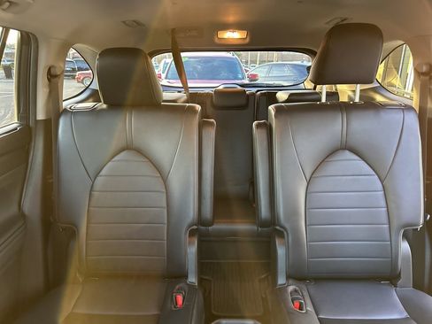 Used 2023 Toyota Highlander XLE image 21