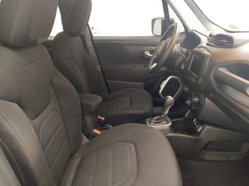 Used 2021 Jeep Renegade Latitude FWD image 21