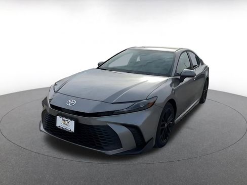 Used 2025 Toyota Camry SE image 7